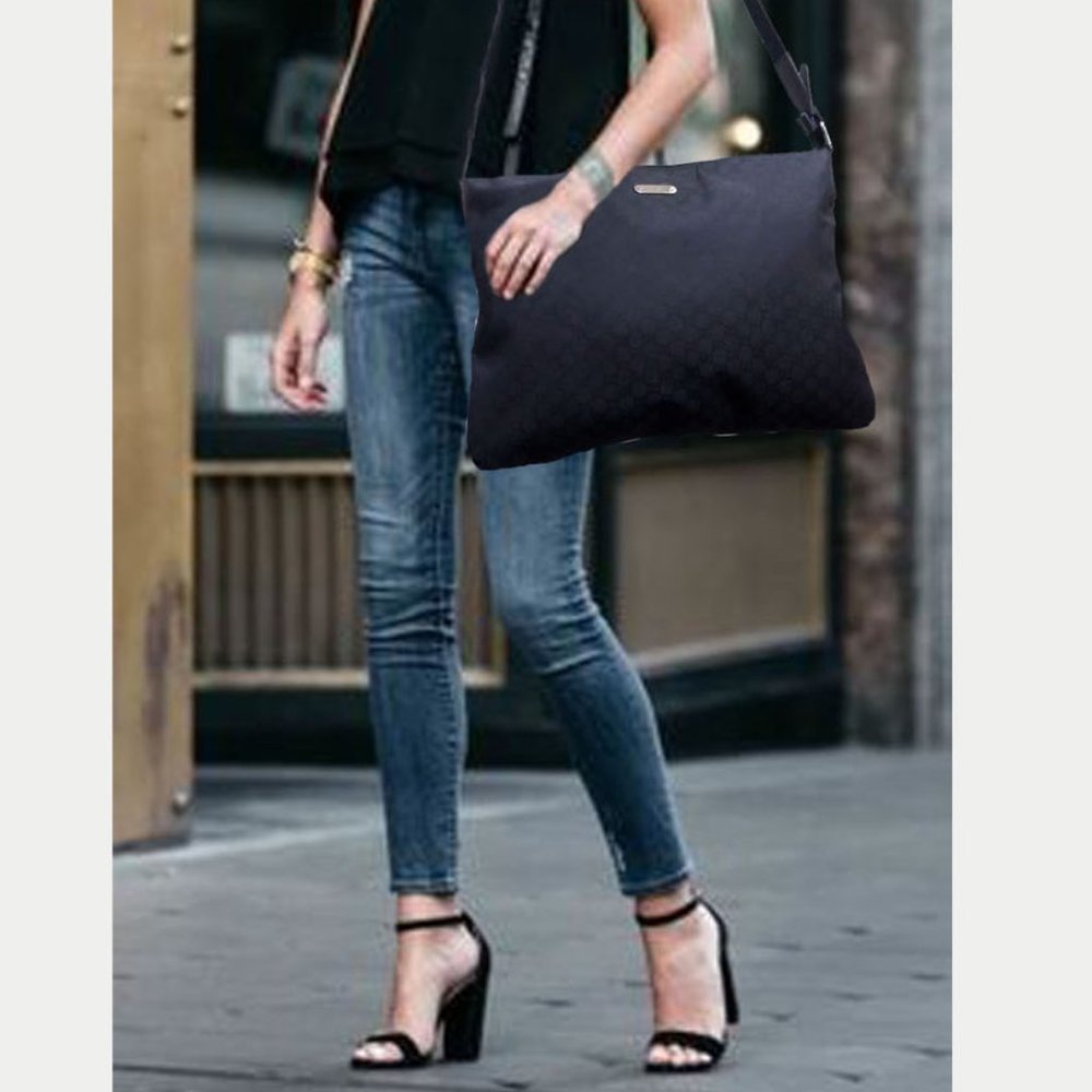 Gucci Canvas Messenger Bag Jumbo Size Travel Bag Overnight Bag Lasts Forever!